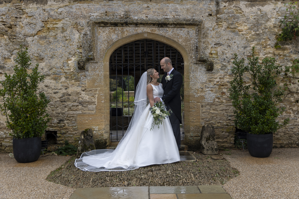 Lauren & Feargus: Oxfordshire Wedding