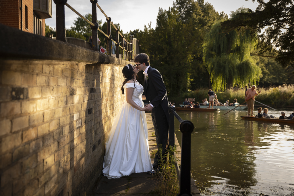 HOW TO CREATE A STUNNING WEDDING PHOTO ALBUM